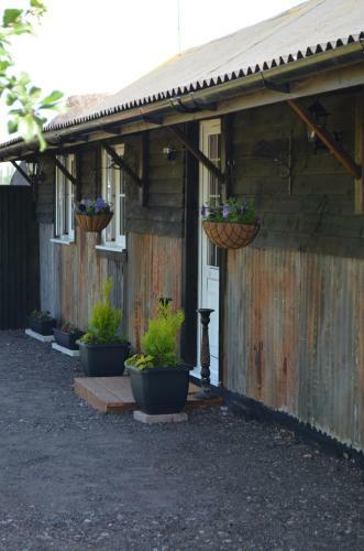 Copton Thatch Lodge