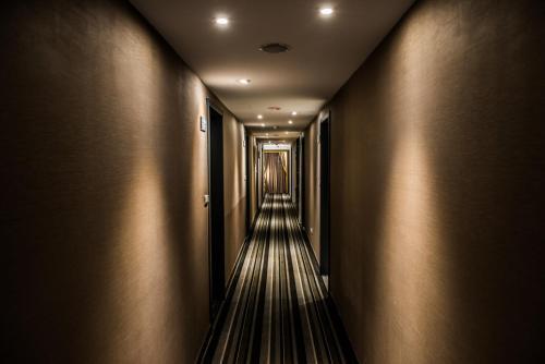 Golden Stone Hotel