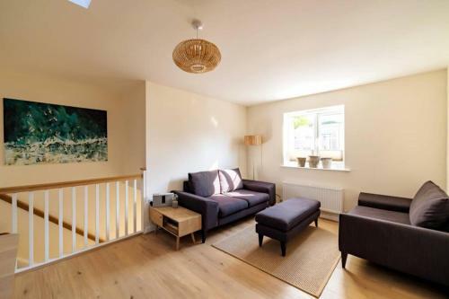 Number 27, Swanpool