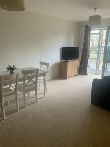 Lovely 2 Bed Apartment Close To Heathrow