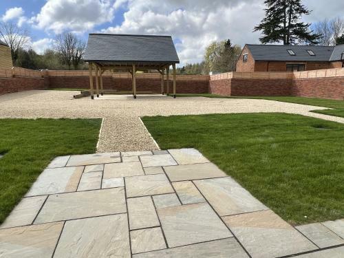 Rural 6 Bed Retreat In A Pretty Village.