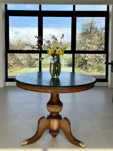 Rural 6 Bed Retreat In A Pretty Village.