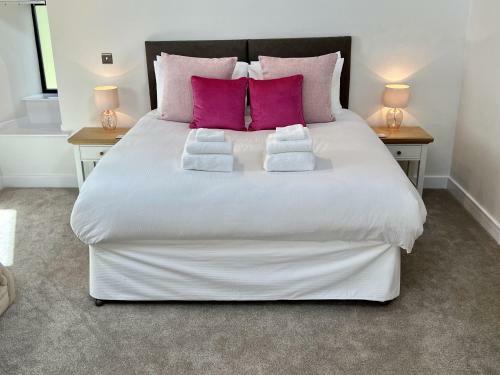 Rural 6 Bed Retreat In A Pretty Village.
