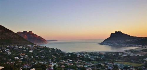 Hostal Bayview Mountain Seafacing Cottages