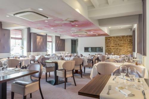 Hotel Logis H�tel Les Platanes