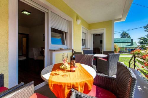 Selak Apartments
