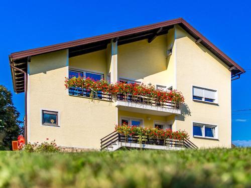 Selak Apartments