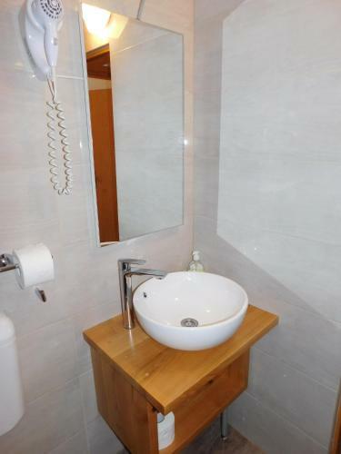 Hostal Guesthouse Sara