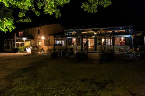 Hotel H�tel Les Lavandins