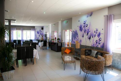 Hotel H�tel Les Lavandins
