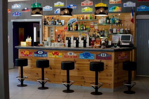 Hotel H�tel Les Lavandins
