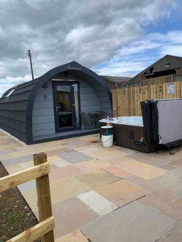 The Stag Pod With Hot Tub