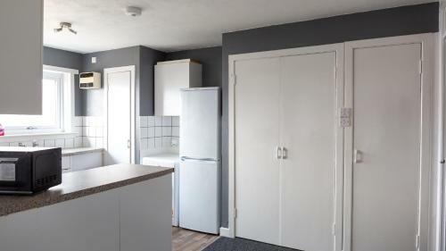 Loch & Hill View Apartment