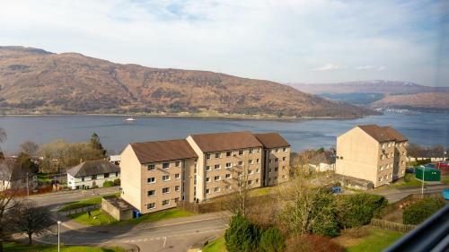 Loch & Hill View Apartment