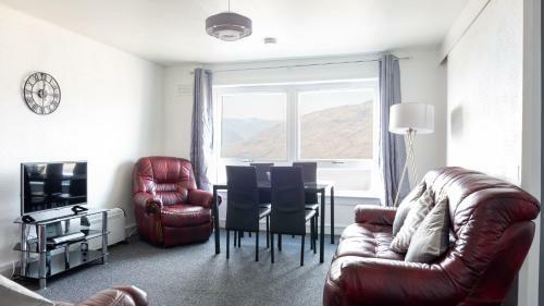 Loch & Hill View Apartment