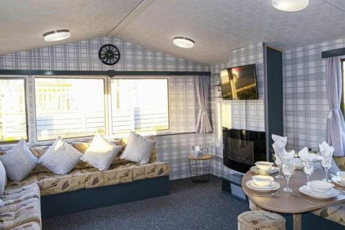Hillingworth's Hot Tub Retreat