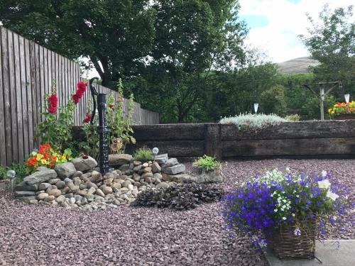 Rosemount Cottage - Highland Cottage