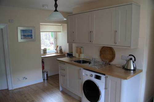 Rosemount Cottage - Highland Cottage
