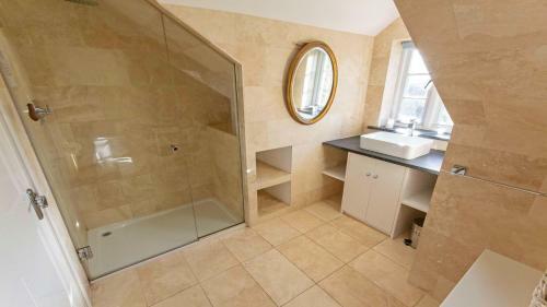 Crowborough Farm 6 Bedroom Sleeps 14 Dog Friendly