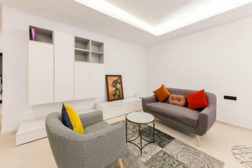 Luxury One Bedroom Apartment - Best Location
