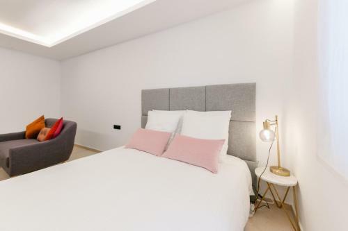 Luxury One Bedroom Apartment - Best Location