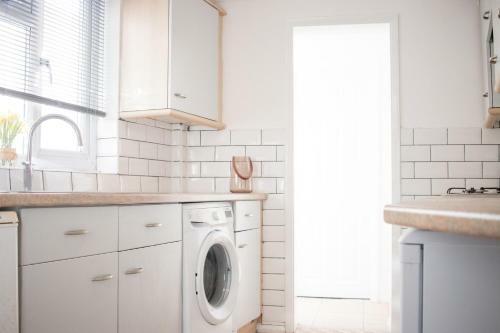 Quirky House - Fast Wifi - Comfy Beds