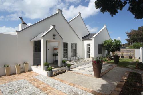 Hostal The Lily House