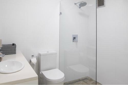 Upmarket 2 Bedroom Apartment In Hermanus