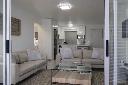 Upmarket 2 Bedroom Apartment In Hermanus