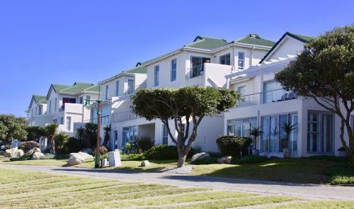 Upmarket 2 Bedroom Apartment In Hermanus