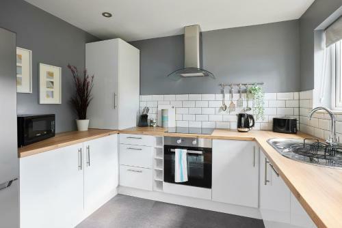 Links To M62 - 3 Bedroom Property