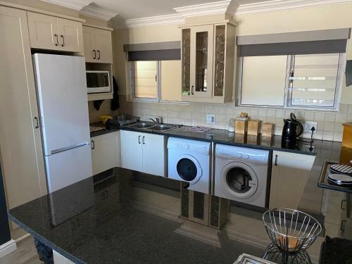 Apartamento Modern Appartement Close To Main Beach