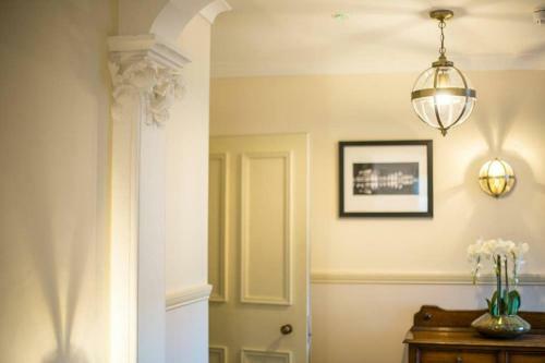 Spacious Apartment Close To Gloucester Quays And Docks