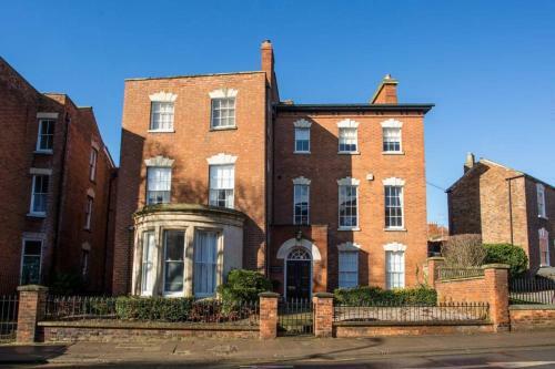 Quiet Apartment Close To Gloucester Quays/docks