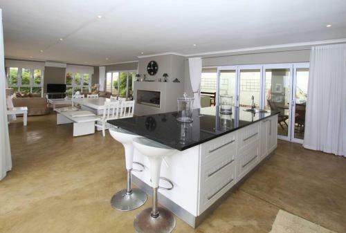 Emerald Ocean View - Perfect For Families