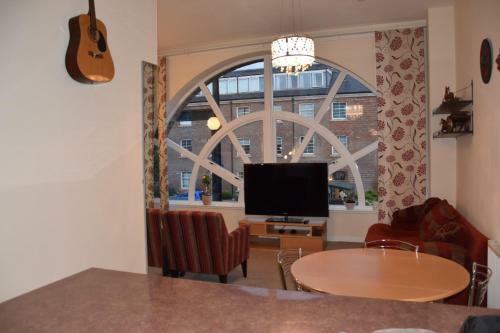 Stunning 2 Bedroom Apartment