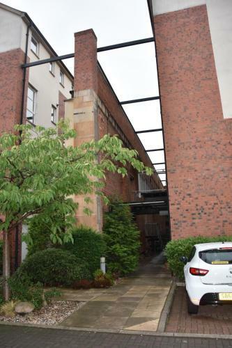 Stunning 2 Bedroom Apartment