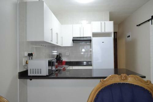 Sea View Self-catering Apartment: Beach Access