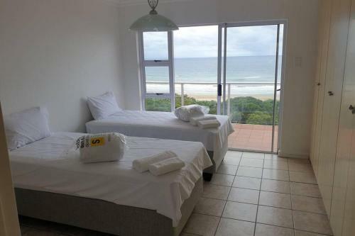 La Mer Stunning Beachfront Apartment