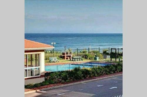 La Mer Stunning Beachfront Apartment
