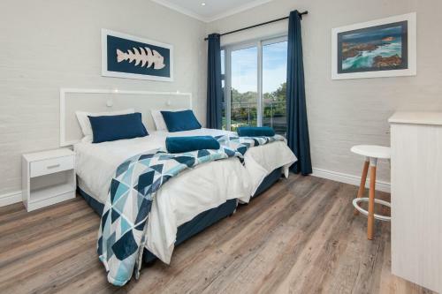 Slip-a-way Lodge
