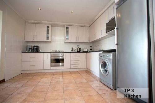 Twin Pigg Coast House