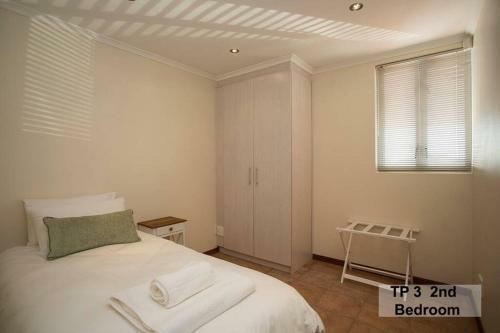 Twin Pigg Coast House