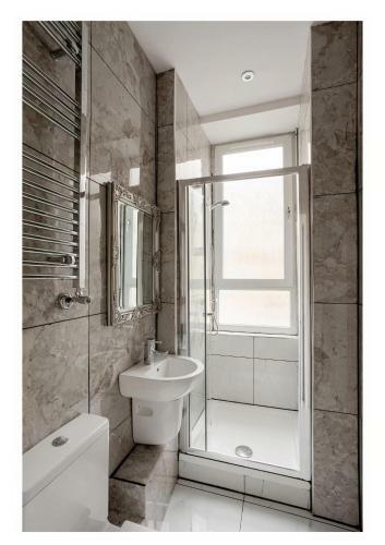 Vibrant Art Deco Inspired Serviced Apartment