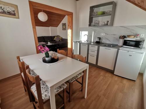 Hostal Apartment Corak