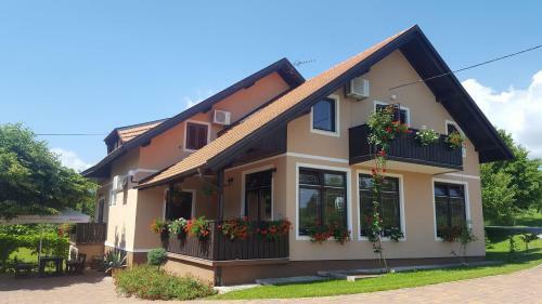 Hostal Guest Accommodation Marko Kesi?