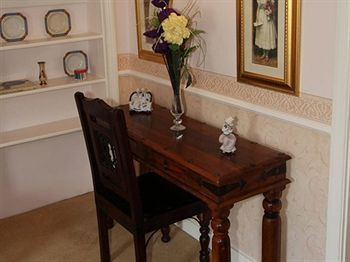 Hostal Burnley House