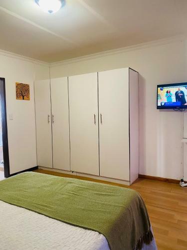 Hostal Airport Doozy Guest House