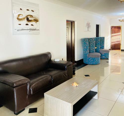 Hostal Airport Doozy Guest House