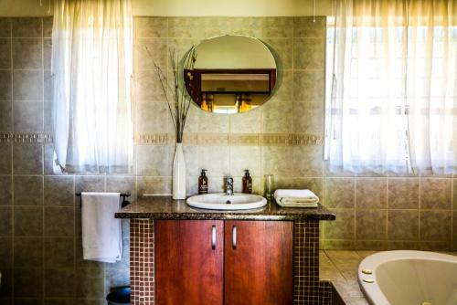 Hostal The Exclusive Guesthouse